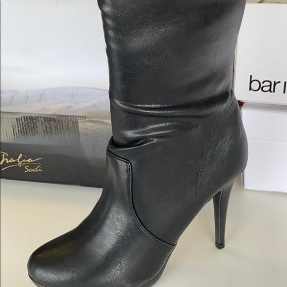 Boots - Picture 3 of 5